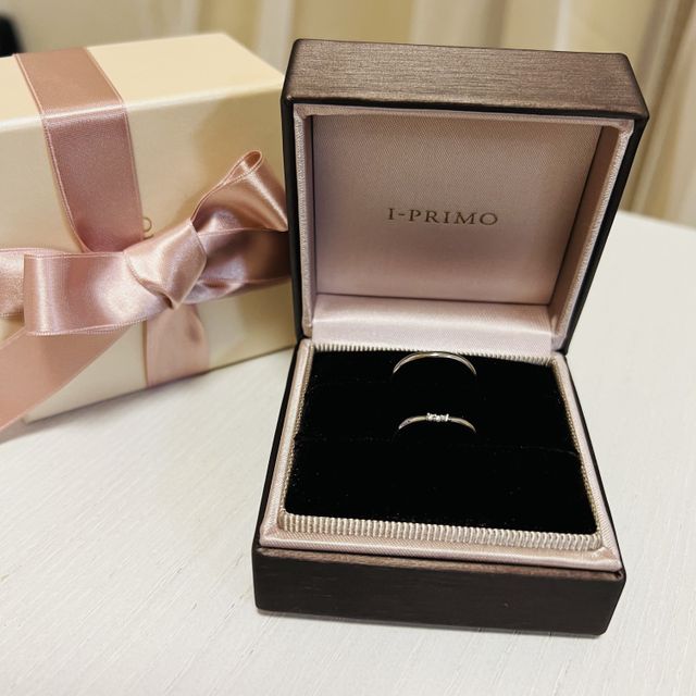 【アイプリモ(I-PRIMO)の口コミ】 細身の指輪なので指が細身にみえるし、重ね付けしても指が太く見えないで…