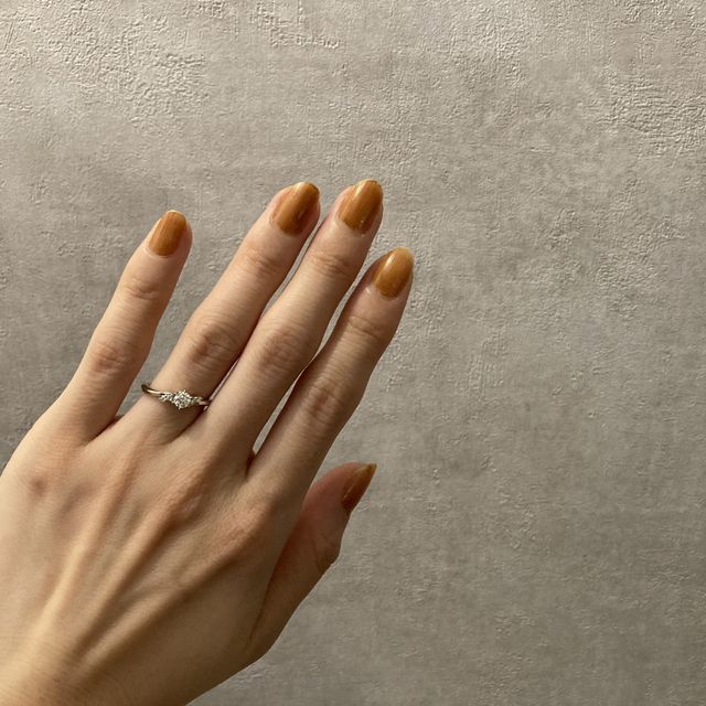 【アイプリモ(I-PRIMO)の口コミ】 ウェーブのデザインで指が長く見えるところや、両サイドにメレダイヤが付…