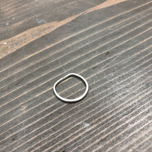 【鎌倉彫金工房の口コミ】 毎日つけることを考えて、シンプルなデザインが良かったので、その中で丈…