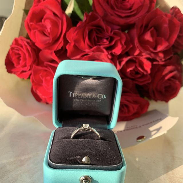 【ティファニー(Tiffany & Co.)の口コミ】 私の指に合わせてシンプルデザインを選んでもらいました。とても気に入っ…