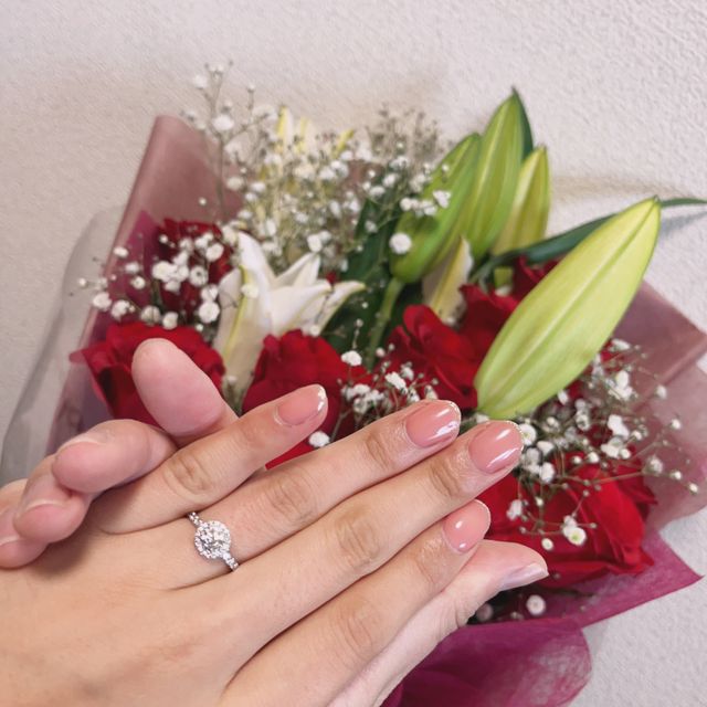 【宝寿堂(ほうじゅどう)の口コミ】 ダイヤは実際手につけて、指の太さに合わせて決めました！！
ダイヤの大き…