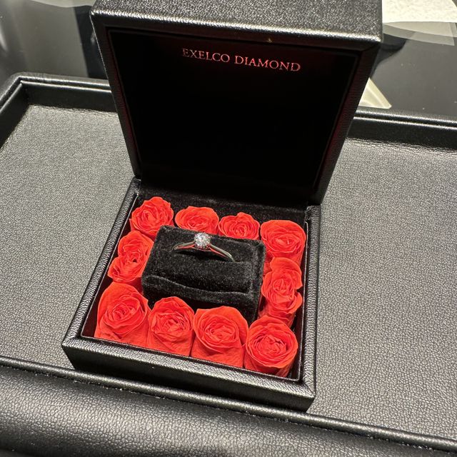 【エクセルコダイヤモンド(EXELCO DIAMOND)の口コミ】 シンプルなデザインがよくて選びました。
自分の指がふっくらしていてふし…