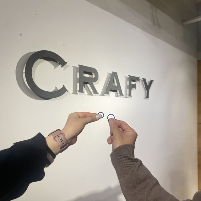 【CRAFY(クラフィ)の口コミ】 シンプルなデザインになるようにしました。
捻りを入れ、ダイヤモンドを内…