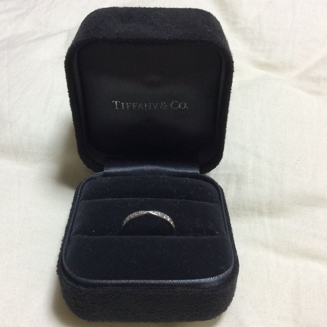 【ティファニー(Tiffany & Co.)の口コミ】 主人が選んでくれた婚約指輪がハーモニーだったので、同じデザインで合わ…