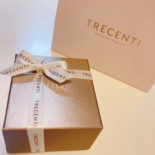 【TRECENTI(トレセンテ)の口コミ】 理想のデザインで、指に合うとおすすめされたもので
2人のデザインのバラ…