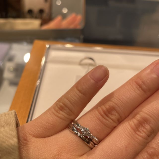 【STAR JEWELRY(スタージュエリー)の口コミ】 スターゲイザー、星を集めるという意味がある通り真ん中の星と天の川をイ…