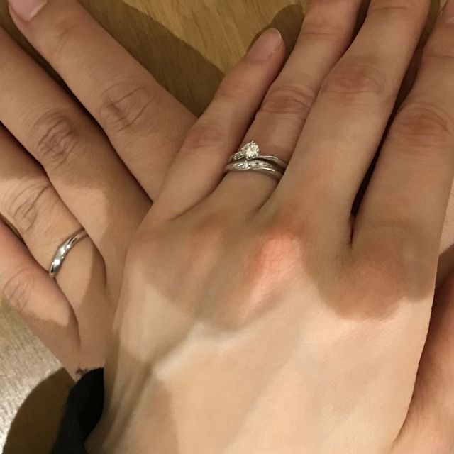 【TOWA(永遠)の口コミ】 男性側の指輪、派手さは無いので普段からつけていても気になりません。
婚…