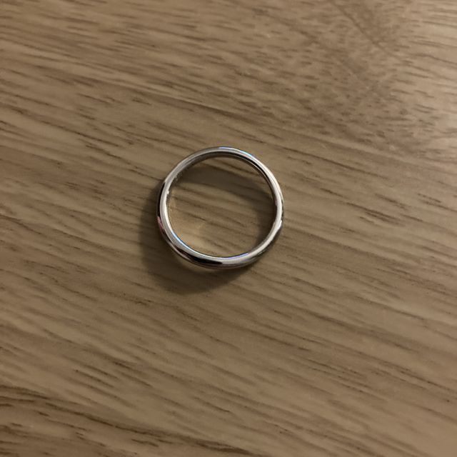 【ケイウノ ブライダル(K.UNO BRIDAL)の口コミ】 付け心地を重視しました。指が細いため、指輪もシンプルで細身のものを選…