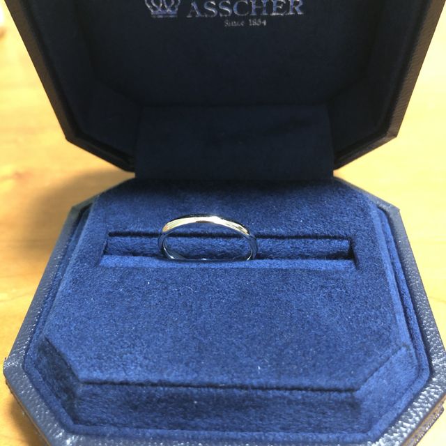 【ROYAL ASSCHER(ロイヤル・アッシャー)の口コミ】 内側も丸くなる加工がされているのでつけ心地がいいです。多くの種類があ…