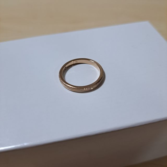 【CRAFY(クラフィ)の口コミ】 指輪のデザインは2人で同じにすることも出来るし、それぞれに合う別々の指…
