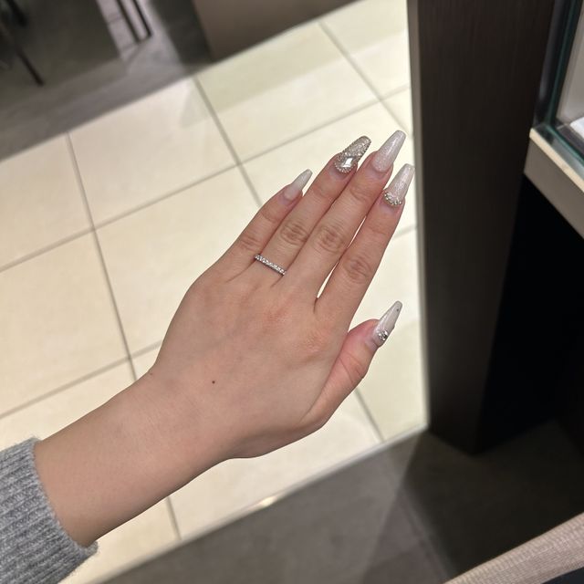 【アイプリモ(I-PRIMO)の口コミ】 エタニティリングならではのゴージャスな煌めきが非常に魅力的でした。
ハ…