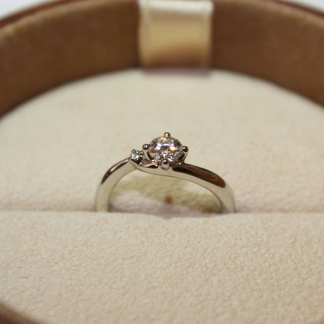 【William-LennyDiamond(ウィリアム・レニー・ダイヤモンド)の口コミ】 色々な店に行きましたが、どこも似たようなデザインしか置いていませんで…