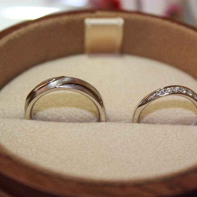 【COLANY(コラニー)の口コミ】 二人ともデザインが気に入ったのが良かったです。
数種類の候補を出したの…