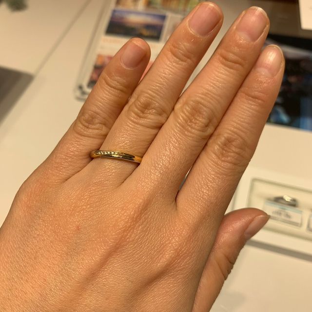 【銀座ダイヤモンドシライシの口コミ】 シルバーのみではなく、ゴールドが斜めに入っている点がお気に入りです！
…