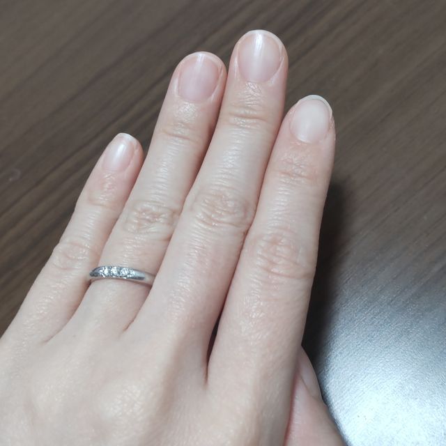 【4℃ BRIDAL(ヨンドシーブライダル)の口コミ】 これからずっと付けていくものなので、シンプルでありながら、特別感も欲…