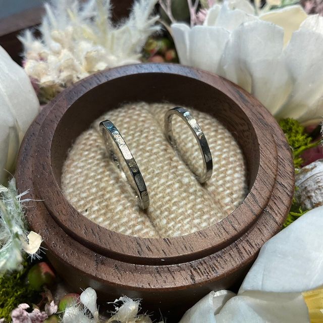 【鎌倉彫金工房の口コミ】 いまもっているゴールドの指輪と重ね付けできるようにデザインが違う色と…