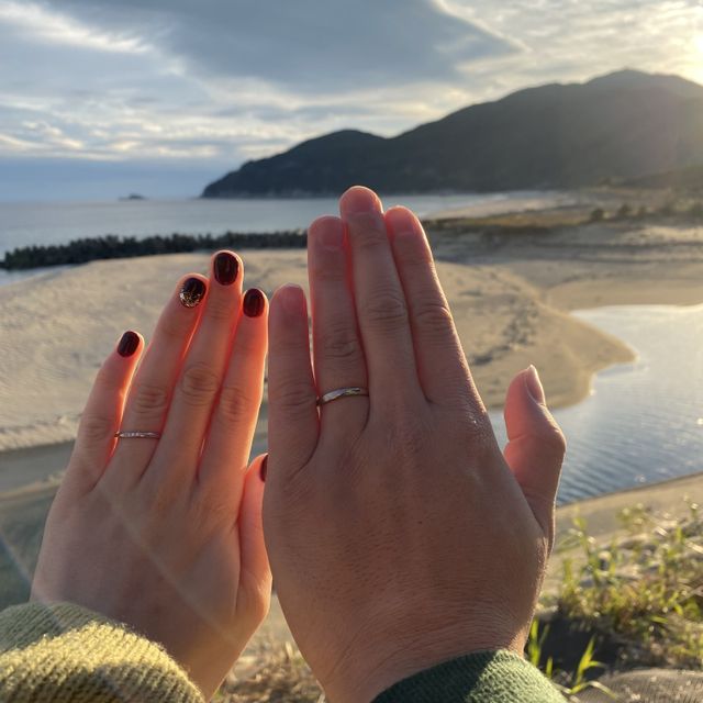 【RosettE(ロゼット)の口コミ】 細いデザイン形・キラキラしすぎない・婚約指輪とセットでつけても違和感…