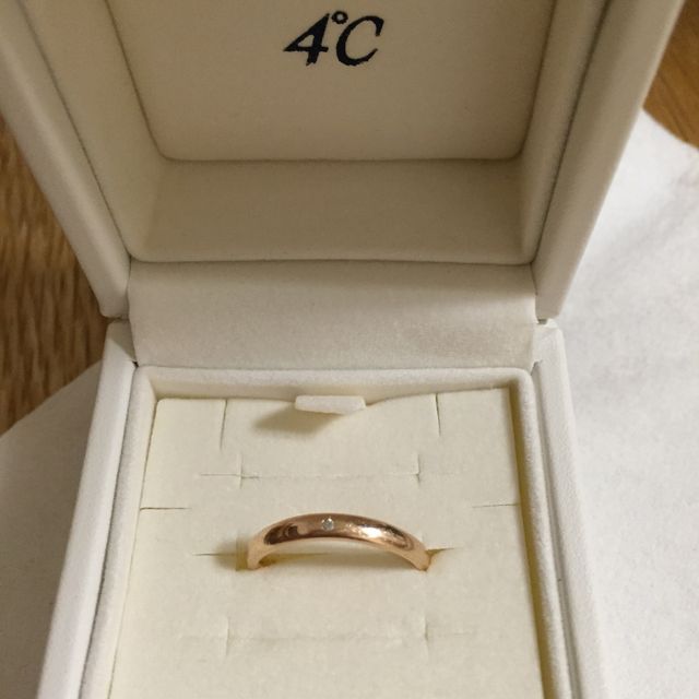 【4℃ BRIDAL(ヨンドシーブライダル)の口コミ】 指輪の決めては価格です。ピンクゴールドが良かったので選びましたが旦那…