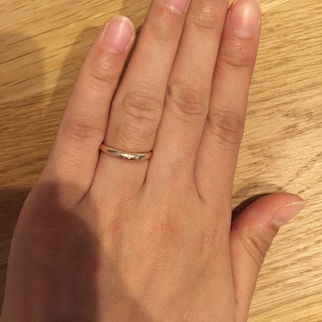 【4℃ BRIDAL(ヨンドシーブライダル)の口コミ】 指輪の決めては価格です。ピンクゴールドが良かったので選びましたが旦那…