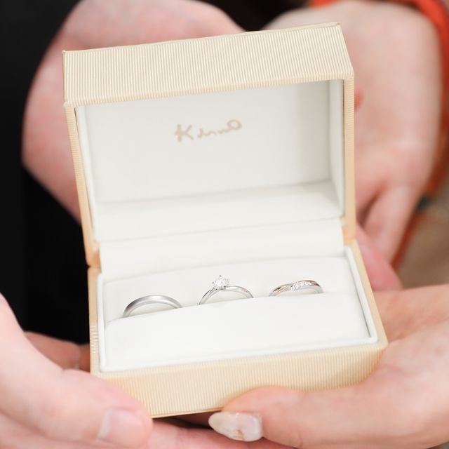 【ケイウノ ブライダル(K.UNO BRIDAL)の口コミ】 プラチナとピンクゴールドのコンビネーションリングがとても可愛かったで…