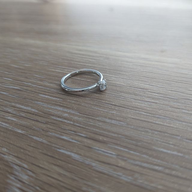 【ティファニー(Tiffany & Co.)の口コミ】 シンプルなデザインで飽きが来ないです。重ね付けしたときにきれいに見え…