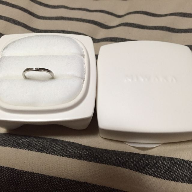 【俄(にわか)の口コミ】 この商品は、芸能人の絢香と水嶋ヒロという人が購入した事で私と妻の間で…