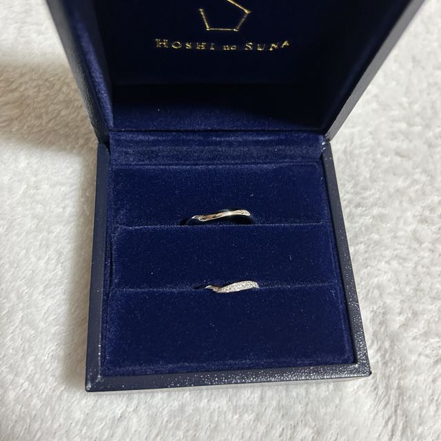 【HOSHI no SUNA 星の砂(ほしのすな)の口コミ】 ウェーブになっており、指が細くなるデザインで可愛い。ダイアが施されて…