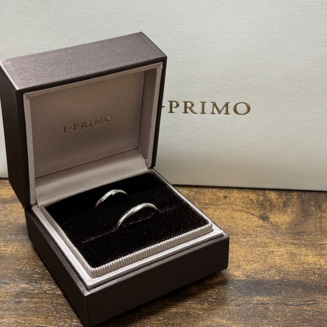【アイプリモ(I-PRIMO)の口コミ】 ウェーブタイプの指輪で、水かきが深い私たちにピッタリのデザインでした…