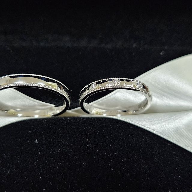 【エクセルコダイヤモンド(EXELCO DIAMOND)の口コミ】 ミル打ちがキレイに等間隔に並んでおり、職人の技術の高さを感じられます…