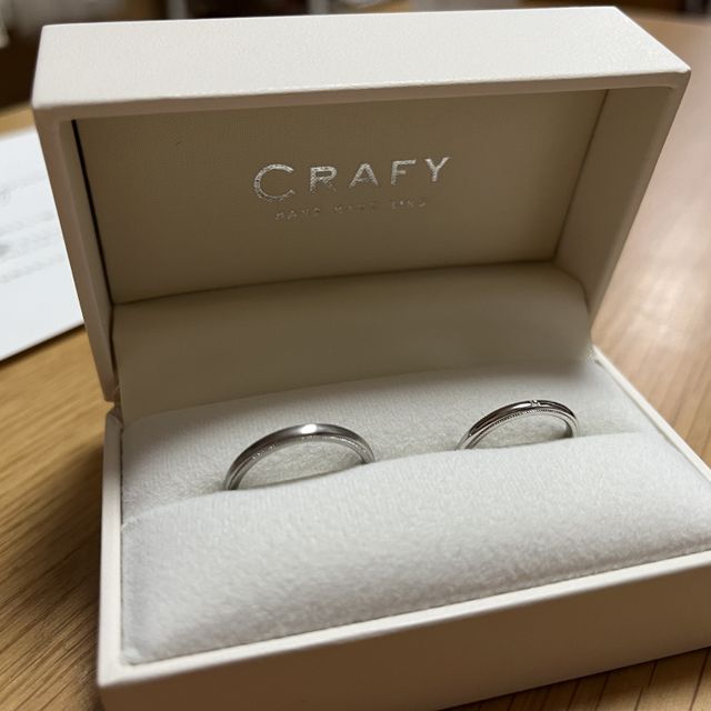 【CRAFY(クラフィ)の口コミ】 指輪の上下にミルグレインをいれました。シンプルなデザインが良かったの…