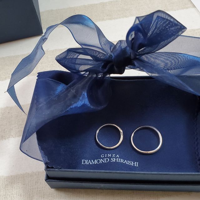 【銀座ダイヤモンドシライシの口コミ】 綺麗なダイヤモンドがたくさん散りばめられているところ、シンプルなとこ…