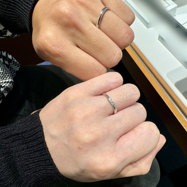 【銀座ダイヤモンドシライシの口コミ】 彼とお揃いのデザインの指輪が欲しく、かつ、私のはダイヤ付きが良かった…