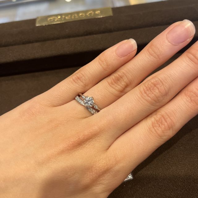 【PORTADA(ポルターダ)の口コミ】 私は結婚指輪を先に購入し、婚約指輪は結婚指輪に合うものをと思い、結婚…