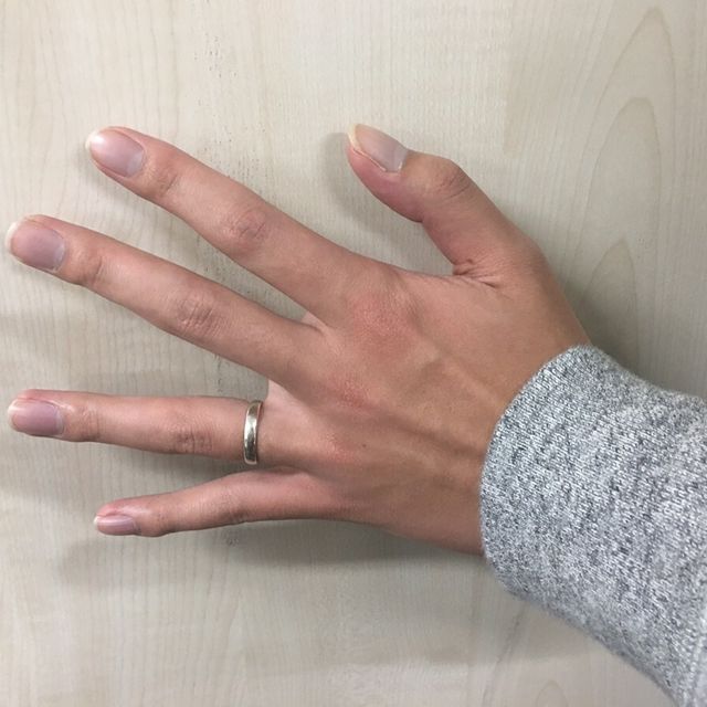 【JEWELRY  KAMATA(ジュエリーかまた)の口コミ】 シンプルながら指がきれいに見えるところと、フルオーダーでお互いのこだ…