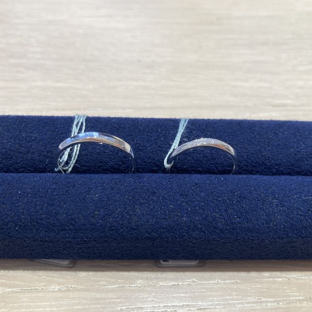 【Flowaves(フロウェーブス)の口コミ】 プラチナで、ダイヤがアクセントで連なるように入っているものを探してい…