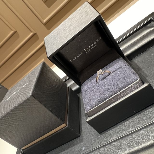 【ラザール ダイヤモンド(LAZARE DIAMOND)の口コミ】 ベイブリーズのウェーブラインに波があっても今までもこれからも2人で乗り…