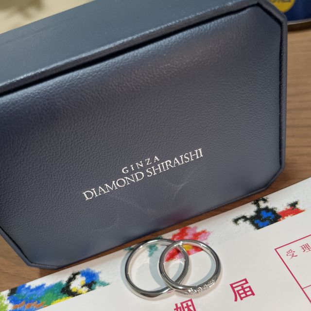 【銀座ダイヤモンドシライシの口コミ】 シンプルなデザインかつ、ダイヤモンドの輝きが映えるように配置されてい…
