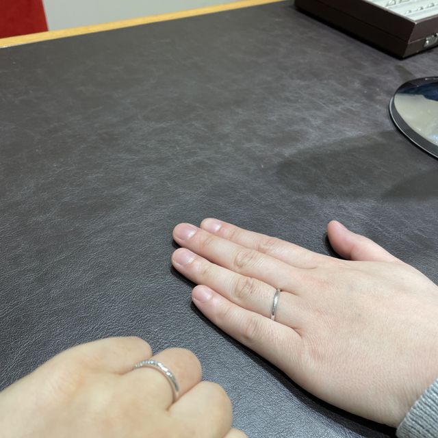 【TRECENTI(トレセンテ)の口コミ】 ストレートのデザインですがウェーブのように見えるので手が綺麗に見えま…