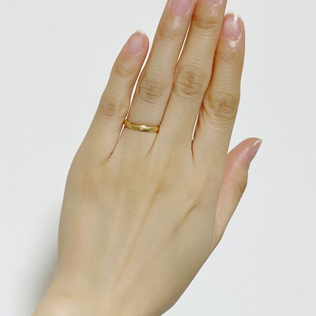 【insembre(インセンブレ)の口コミ】 イエベ秋にはマットゴールドが似合うとのことで、細かな粒子でマット加工…