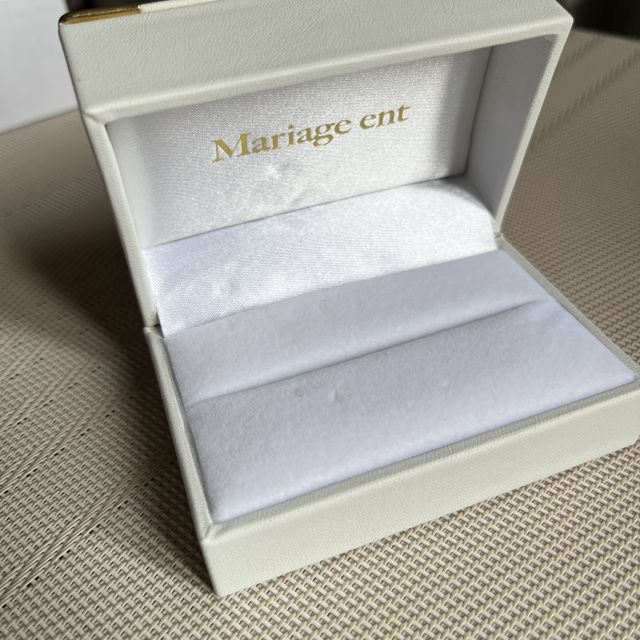 【Mariage ent(マリアージュエント)の口コミ】 ウェーブデザインですが、少し巻きをずらすとV字に。と担当いただいたスタ…