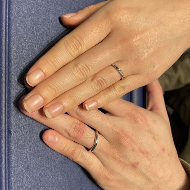 【銀座ダイヤモンドシライシの口コミ】 シンプルながらアクセントが欲しい、そんなデザインを探していました。
キ…