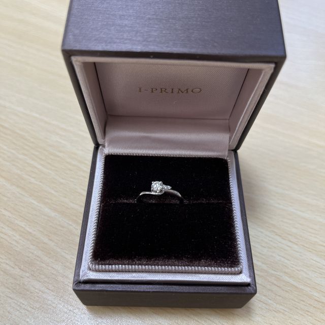 【アイプリモ(I-PRIMO)の口コミ】 わたしの手が小さいので、それに合う小さめの指輪を探していました。担当…