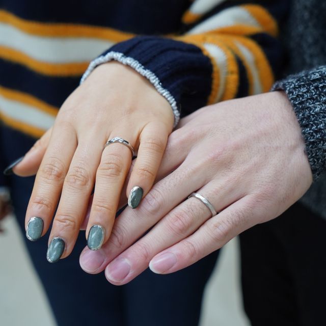 【THREE TREES(スリーツリーズ)の口コミ】 ブイライン 鏡面で綺麗なシルバー
ダイヤは2つ
( 個数・留め方もオーダー…