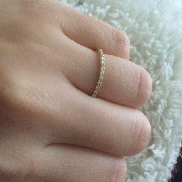 【AHKAH(アーカー)の口コミ】 婚約指輪は考えていなかったが、ゴールドがベースだという事と結婚指輪を…