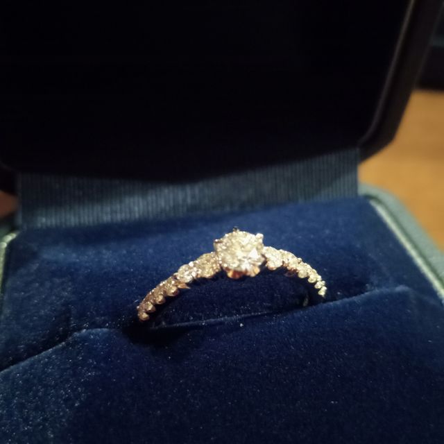 【銀座ダイヤモンドシライシの口コミ】 キラキラ輝く指輪が大好きな私にピッタリの最大限に輝くようにカットして…