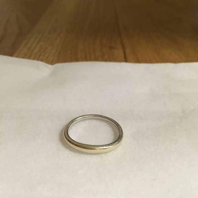 【4℃ BRIDAL(ヨンドシーブライダル)の口コミ】 ペアで販売しており妻がピンクゴールドがいいと言ったので選んでいると男…