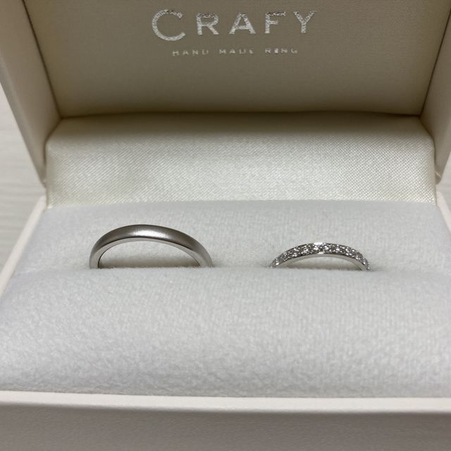 【CRAFY(クラフィ)の口コミ】 p950の甲丸ストレートデザイン。
2本セットで26万円弱。

彼はハーフのみ…