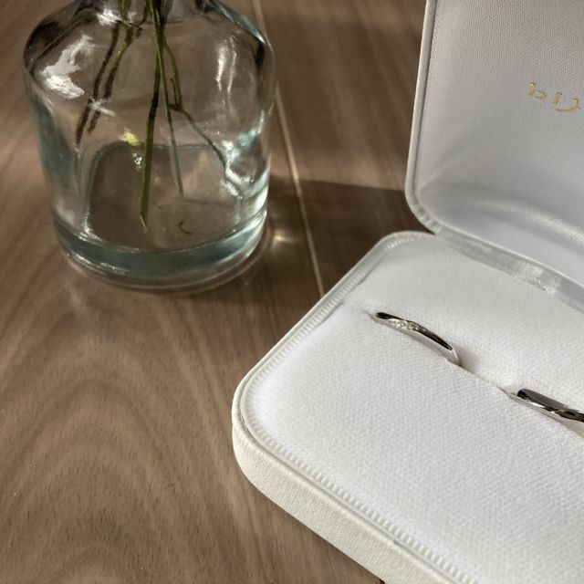 【Galopine & Galopin(ガロピーネガロパン)の口コミ】 少し石が入っているものがよかったけど、ウェーブだと石が入っている幅が…