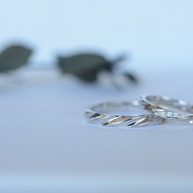 【CRAFY(クラフィ)の口コミ】 シンプルだけどデザインにおしゃれさがあって少しダイヤがキラッとすると…