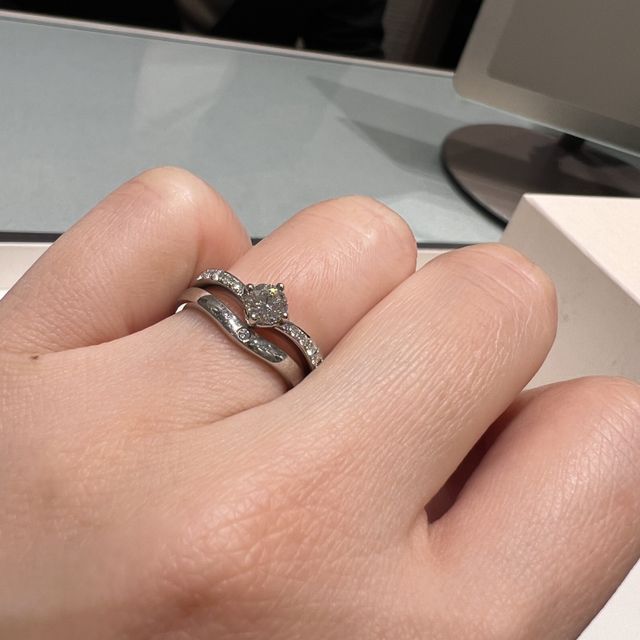 【アイプリモ(I-PRIMO)の口コミ】 Vの種類が沢山ありました。Vでダイヤモンドの周りにキラキラが付いている…